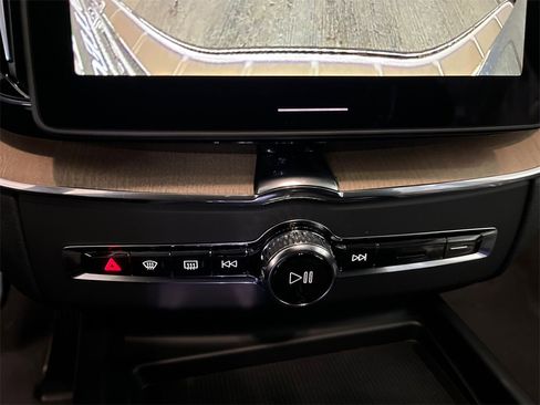 New 2026 Volvo XC60 B5 Plus w/ Protection Package Premier image 17