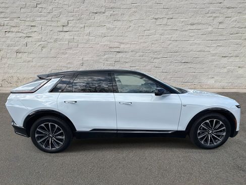 Used 2026 Cadillac Lyriq Sport image 4