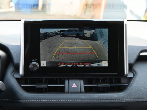 Used 2025 Toyota RAV4 LE AWD/4WD image 12