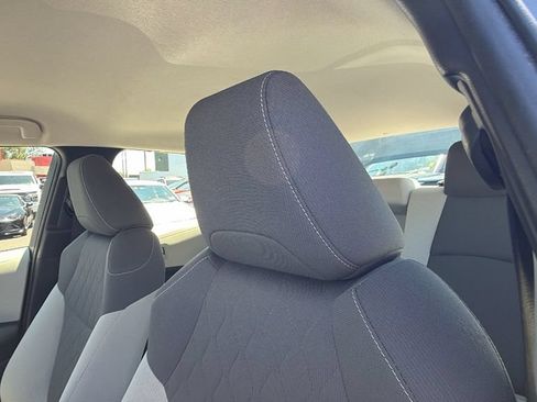 Used 2021 Toyota Corolla LE FWD image 22