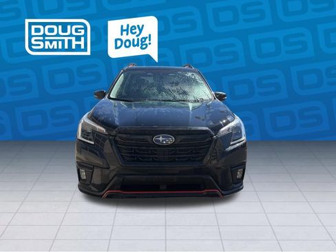 Used 2023 Subaru Forester Sport image 2