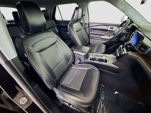 Used 2021 Ford Explorer Limited w/ Equipment Group 301A image 29