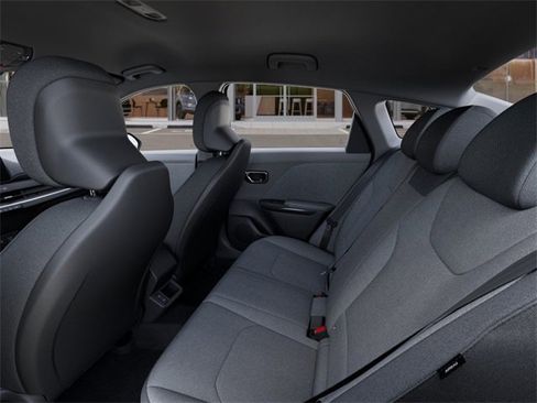 New 2025 Kia K4 LX image 18