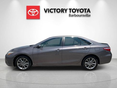 Used 2017 Toyota Camry SE FWD image 2