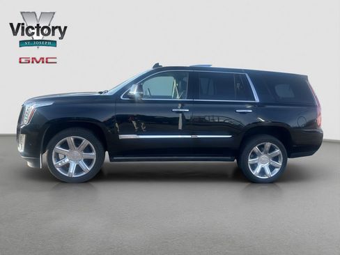 Used 2020 Cadillac Escalade Premium Luxury AWD/4WD image 5