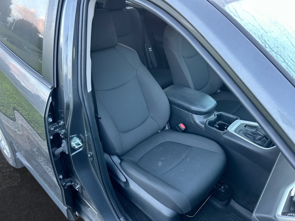 Certified 2025 Toyota RAV4 LE FWD image 30
