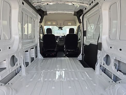 New 2025 Ford Transit 250 148 Medium Roof RWD image 9