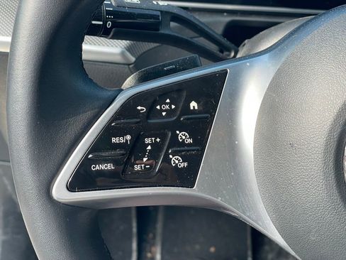 Used 2025 Mercedes-Benz C 300 4MATIC Sedan image 14