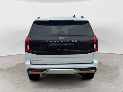 Certified 2025 Ford Expedition Platinum AWD/4WD image 4