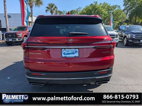 Used 2025 Buick Enclave Preferred FWD image 4