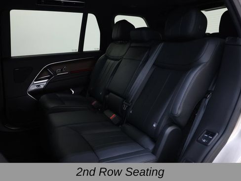 Used 2025 Land Rover Range Rover Long Wheelbase SE AWD/4WD image 18