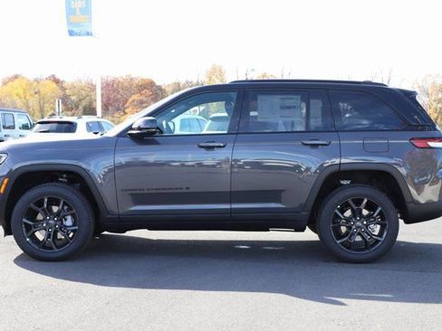 New 2025 Jeep Grand Cherokee Limited AWD/4WD image 3