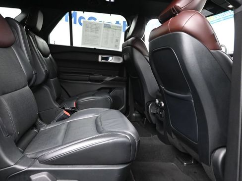 Used 2020 Ford Explorer Platinum w/ Premium Technology Package AWD/4WD image 10