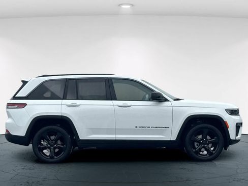 New 2026 Jeep Grand Cherokee Limited w/ Limited Altitude Package image 6