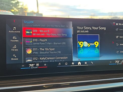 Used 2024 BMW X7 M60i w/ Executive Package image 18