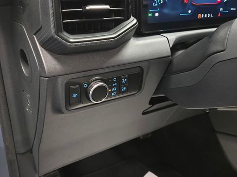 Used 2025 Ford Mustang EcoBoost image 12