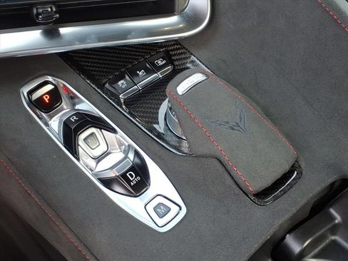 Used 2023 Chevrolet Corvette Stingray Premium Conv w/ Z51 Performance Package RWD image 9