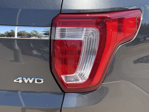 Used 2019 Ford Explorer XLT w/ Equipment Group 201A AWD/4WD image 7
