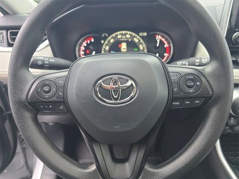 Used 2025 Toyota RAV4 XLE image 23