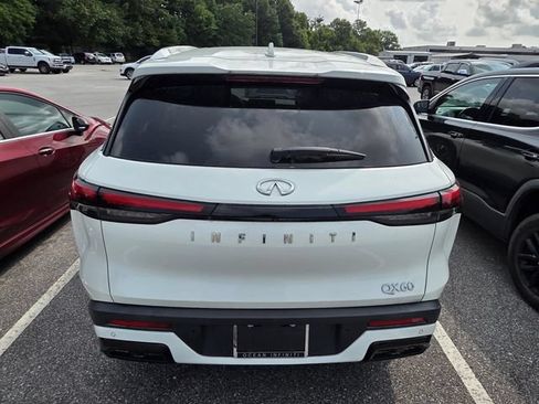 Used 2023 INFINITI QX60 Luxe FWD image 3