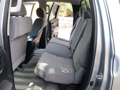 Used 2010 Toyota Tundra 4x4 Double Cab image 26