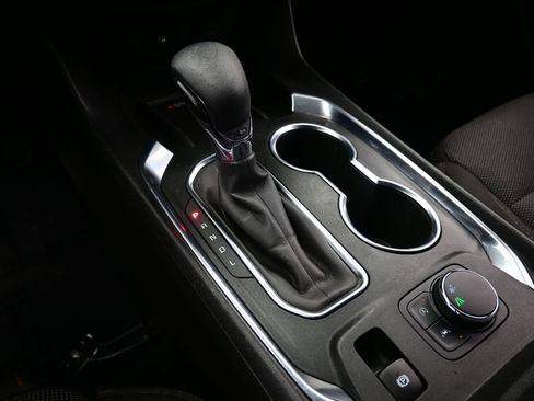 Used 2022 Chevrolet Traverse LT image 23