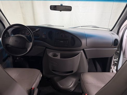 Used 1999 Ford E-150 and Econoline 150 image 11