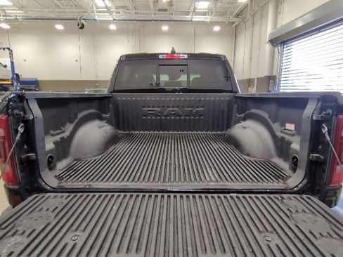 Used 2022 RAM 1500 Laramie AWD/4WD image 19