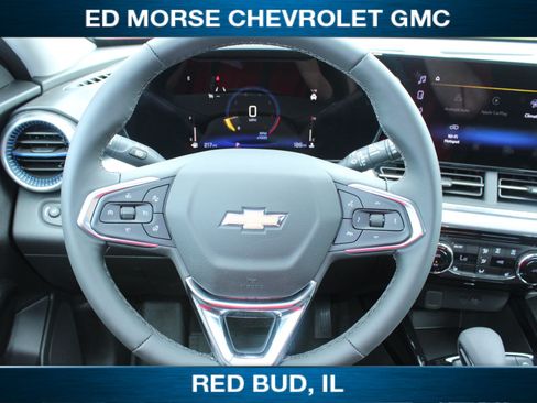Used 2026 Chevrolet Trax LT w/ LT Convenience Package FWD image 8