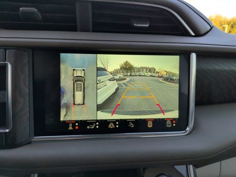 Used 2023 GMC Yukon XL Denali w/ Denali Reserve Package image 14