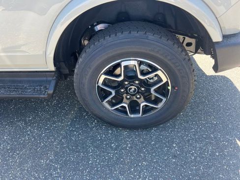 New 2026 Ford Bronco Outer Banks AWD/4WD image 19