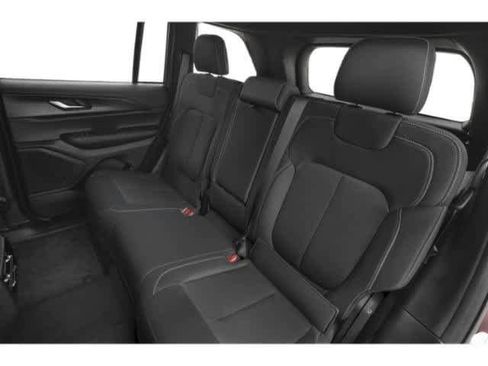 Used 2025 Jeep Grand Cherokee Laredo X w/ Luxury Tech Group I AWD/4WD image 15