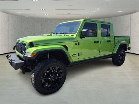 Used 2025 Jeep Gladiator Sport image 7