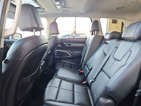 Used 2022 Kia Telluride EX image 31