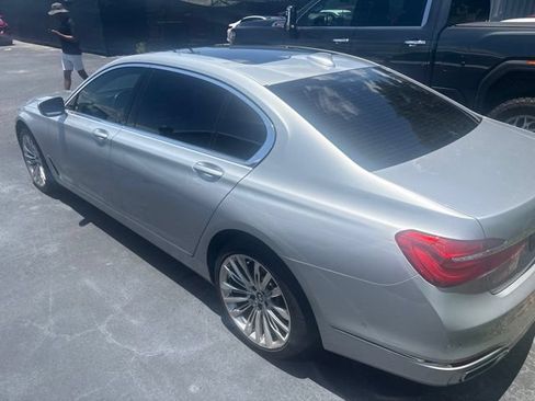 Used 2018 BMW 750i RWD image 7