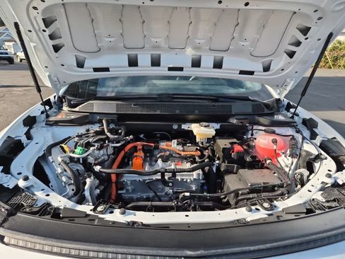 New 2026 Chevrolet Equinox EV LT image 16