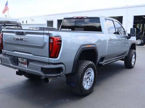 Used 2024 GMC Sierra 3500 Denali Ultimate AWD/4WD image 9