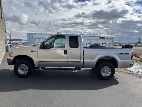 Used 1999 Ford F250 XLT image 6