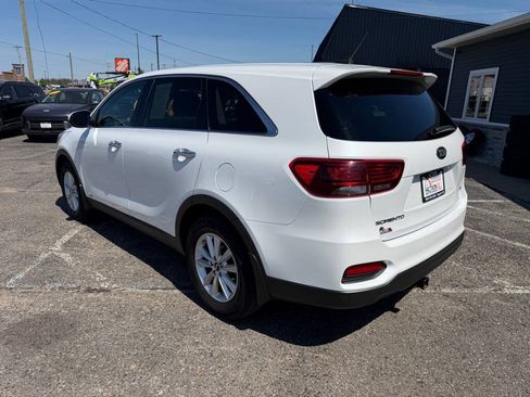 Used 2019 Kia Sorento AWD image 3