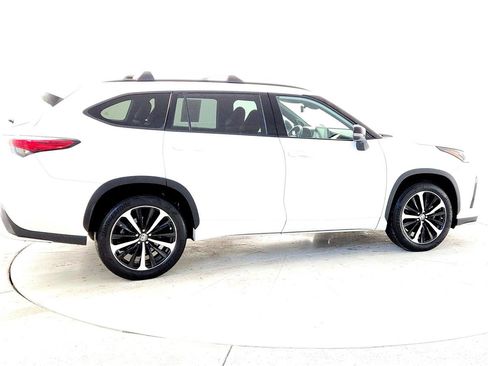 Used 2022 Toyota Highlander XSE image 6