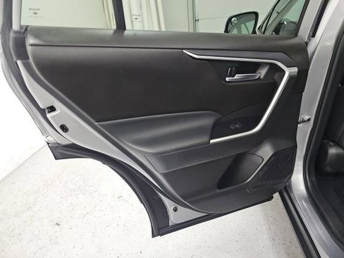 Used 2022 Toyota RAV4 XLE Premium AWD/4WD image 30