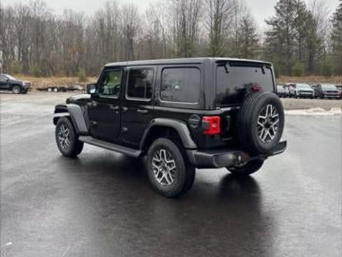 New 2026 Jeep Wrangler Unlimited Sahara image 28
