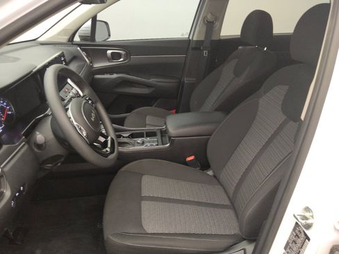 Used 2023 Kia Sorento LX FWD image 17