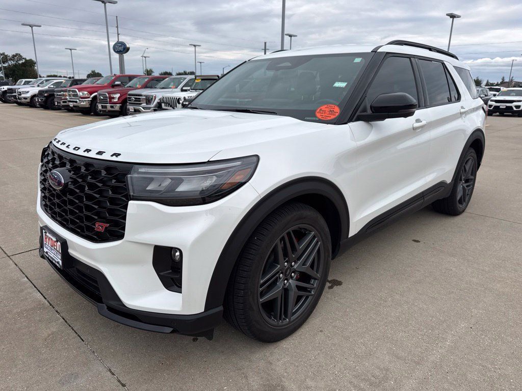 Used 2025 Ford Explorer ST AWD/4WD image 28
