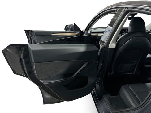Certified 2023 Tesla Model Y Long Range AWD/4WD image 10