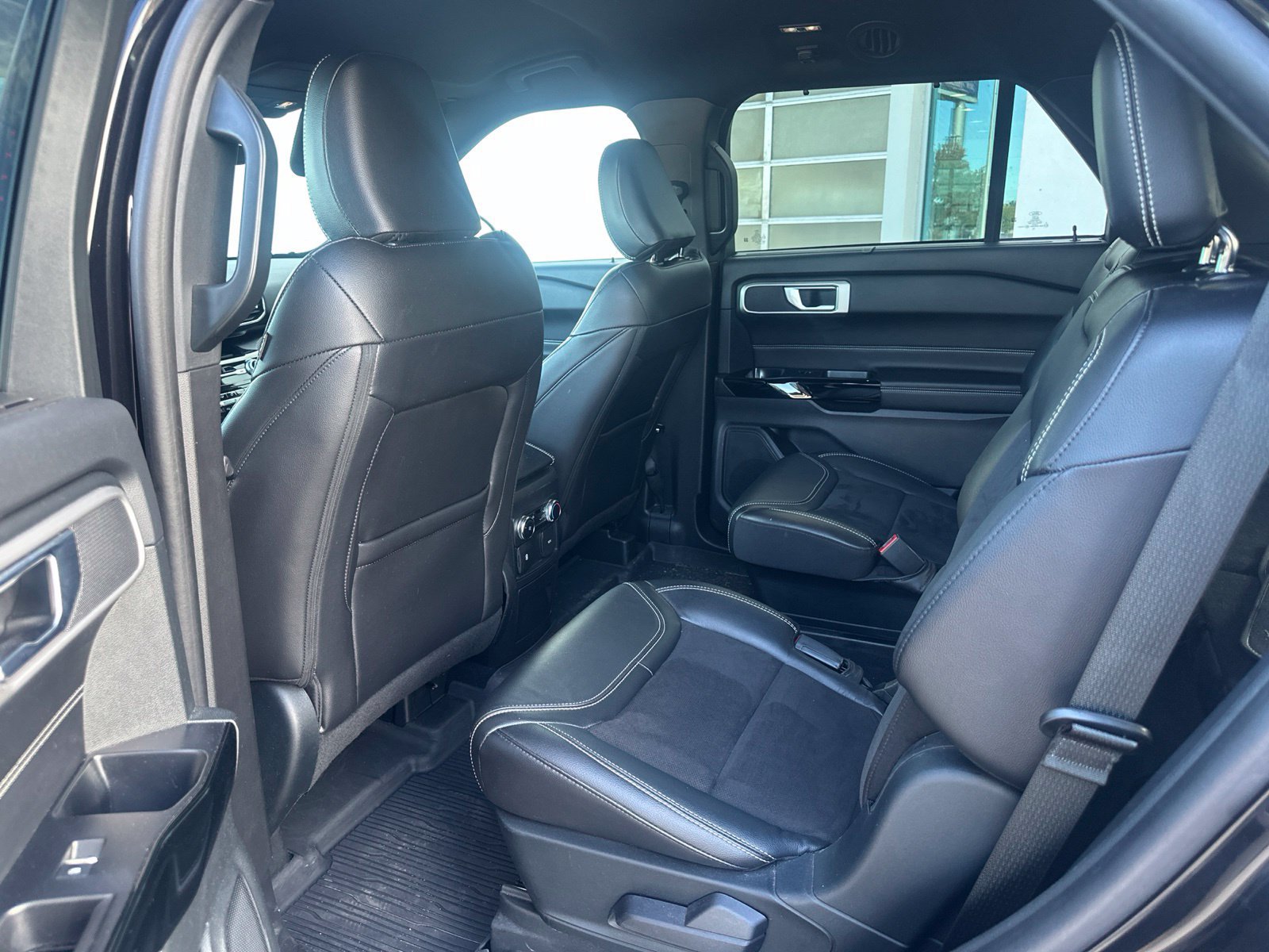 Used 2023 Ford Explorer ST RWD image 5