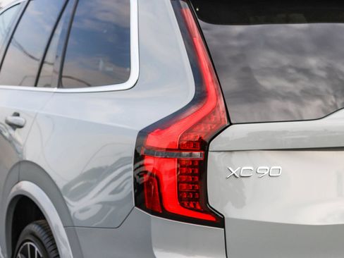 New 2027 Volvo XC90 B6 Plus AWD/4WD image 8
