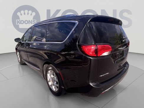 Used 2019 Chrysler Pacifica Limited w/ 8-pass Seating Package FWD image 4