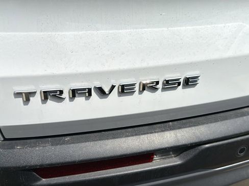 Used 2026 Chevrolet Traverse LT FWD image 4