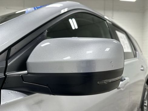 Used 2025 Honda Pilot EX-L image 12